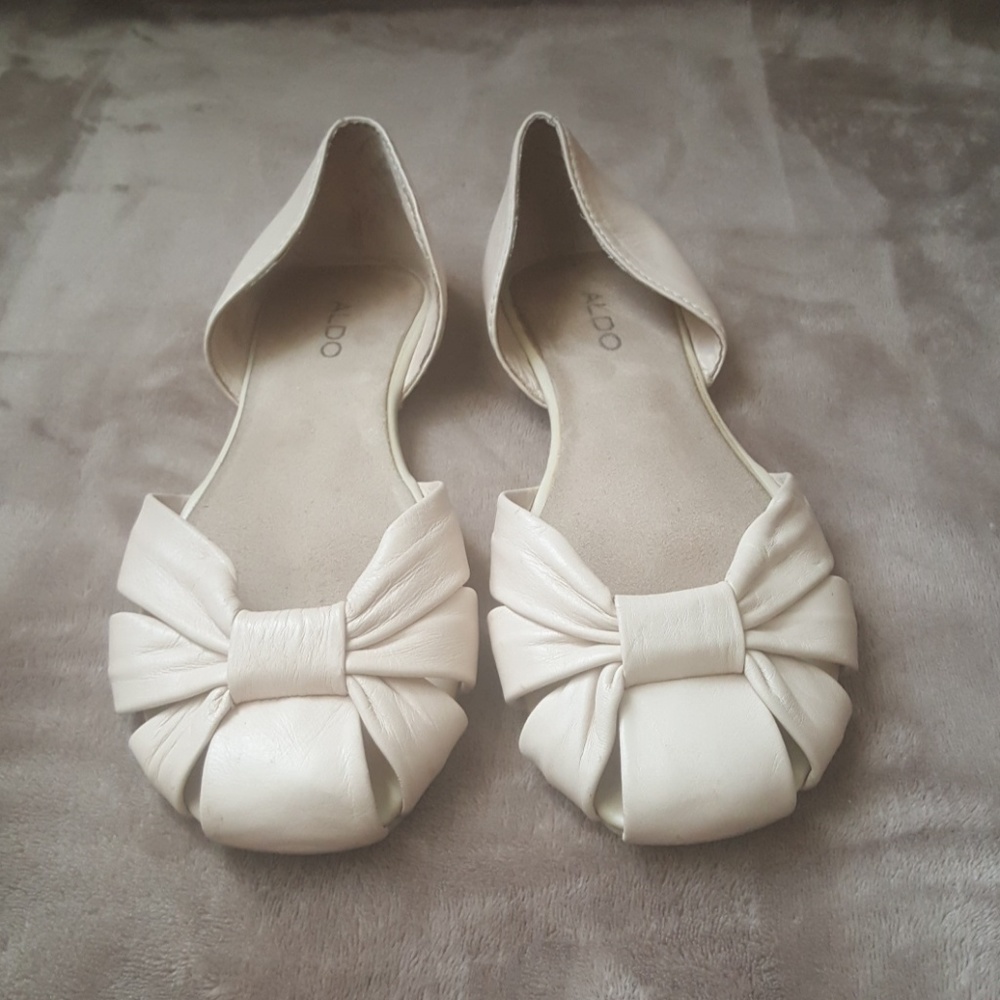 ALDO Flats size 39
